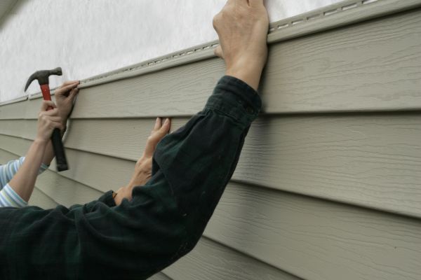 Cost of Insulated Siding Installation in Crown Point