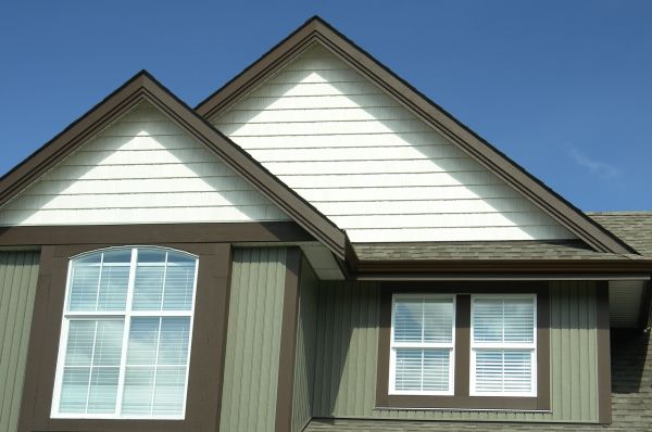 Cost of Vertical Vinyl Siding Repair in Crown Point